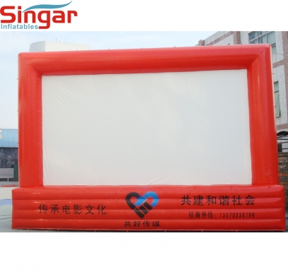 Mobile inflatable giant movie screen for outdoor event